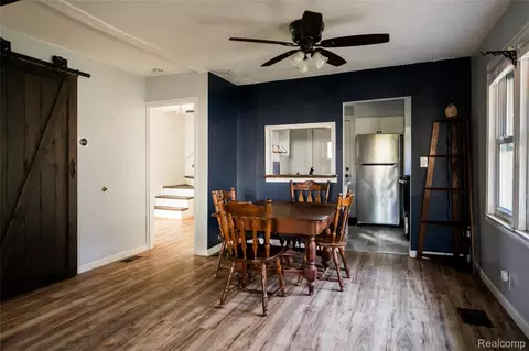 Dining - 770 E Hazelhurst St, Ferndale, MI 48220 photo 2 of 5