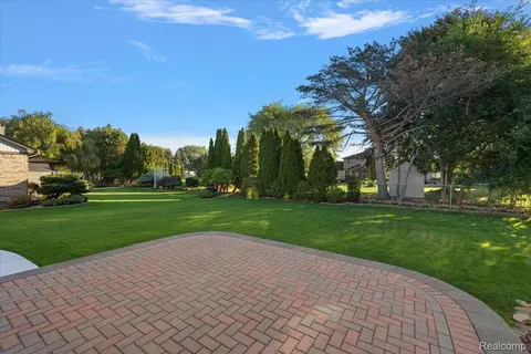 Exterior - 46850 Barbara Dr, Macomb, MI 48044 photo 5 of 6