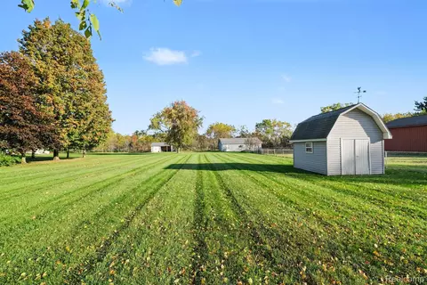 Exterior - 5039 E Frances Rd, Thetford, MI 48458 photo 3 of 4