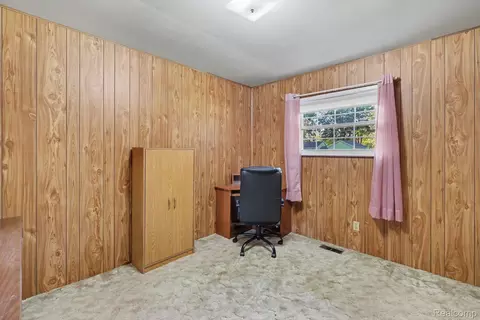 Bedroom - 5039 E Frances Rd, Thetford, MI 48458 photo 3 of 3