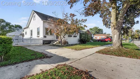 1335 Merrill Ave, Lincoln Park, MI 48146