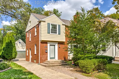 17 Amherst Rd, Pleasant Ridge, MI 48069