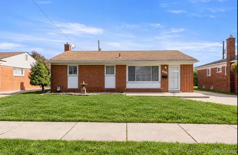 8544 Kinloch St, Dearborn Heights, MI 48127