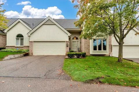 24547 Martel Dr, Farmington Hills, MI 48335