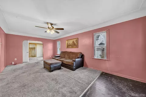 Living - 1116 E 8th St, Monroe, MI 48161 photo 1 of 4
