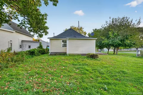 Exterior - 1116 E 8th St, Monroe, MI 48161 photo 5 of 6