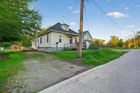 Other - 1116 E 8th St, Monroe, MI 48161 photo 4 of 10