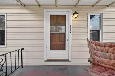 Exterior - 1116 E 8th St, Monroe, MI 48161 photo 1 of 6