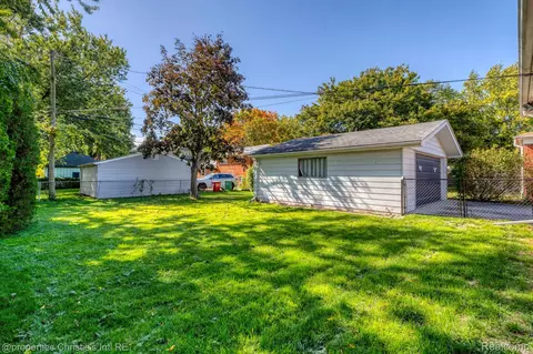 Exterior - 16320 Aurora Ave, Eastpointe, MI 48021 photo 3 of 3