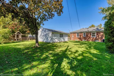 Other - 16320 Aurora Ave, Eastpointe, MI 48021 photo 3 of 6