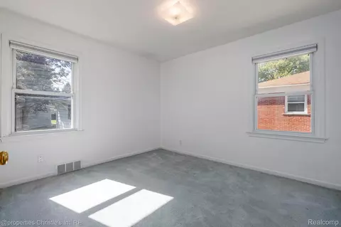 Bedroom - 16320 Aurora Ave, Eastpointe, MI 48021 photo 2 of 2