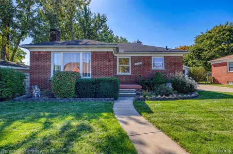 Exterior - 16320 Aurora Ave, Eastpointe, MI 48021 photo 1 of 3