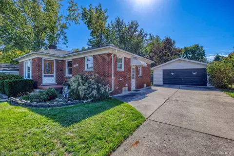 Other - 16320 Aurora Ave, Eastpointe, MI 48021 photo 2 of 6