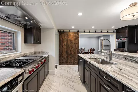 Kitchen - 34376 Jefferson Ave, Harrison, MI 48045 photo 2 of 7