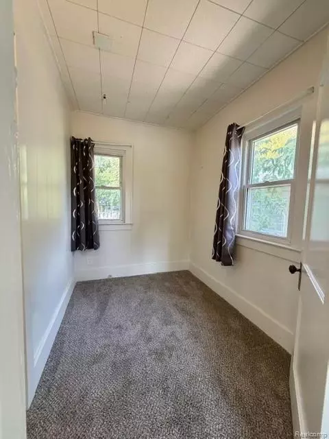 Bedroom - 2840 Miller Rd, Flint, MI 48503 photo 1 of 10