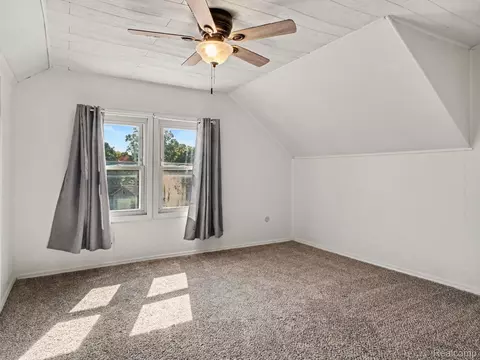 Bedroom - 2840 Miller Rd, Flint, MI 48503 photo 4 of 10