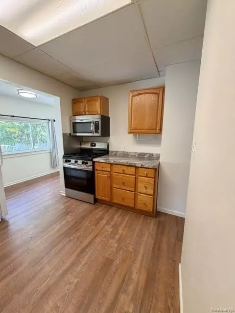 Kitchen - 2840 Miller Rd, Flint, MI 48503 photo 5 of 5