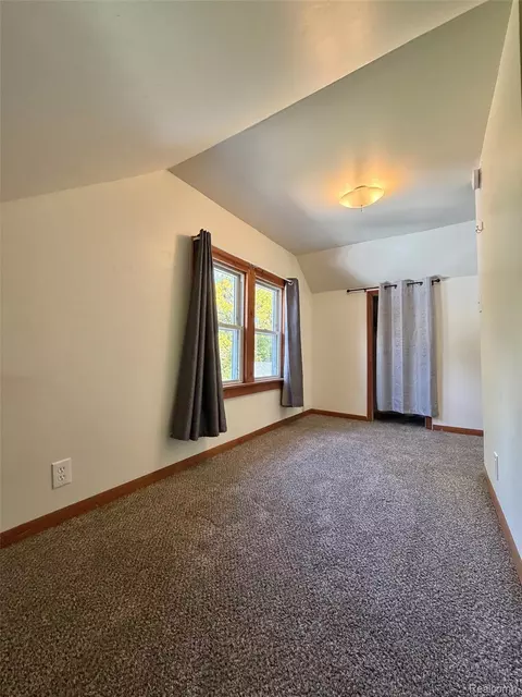 Bedroom - 2840 Miller Rd, Flint, MI 48503 photo 6 of 10