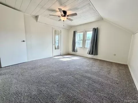 Bedroom - 2840 Miller Rd, Flint, MI 48503 photo 3 of 10