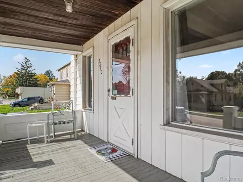 Exterior - 2840 Miller Rd, Flint, MI 48503 photo 6 of 10