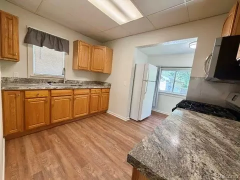 Kitchen - 2840 Miller Rd, Flint, MI 48503 photo 3 of 5
