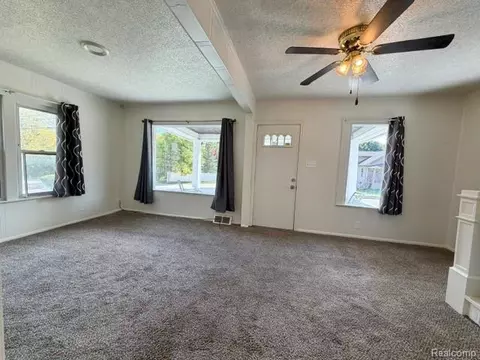 Living - 2840 Miller Rd, Flint, MI 48503 photo 2 of 6