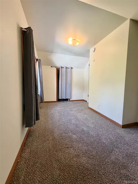 Bedroom - 2840 Miller Rd, Flint, MI 48503 photo 8 of 10