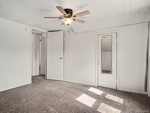 Bedroom - 2840 Miller Rd, Flint, MI 48503 photo 5 of 10