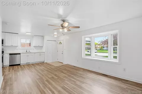 Living - 15574 Brandt St, Romulus, MI 48174 photo 3 of 4