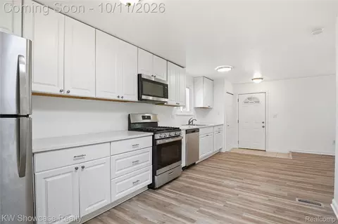 Kitchen - 15574 Brandt St, Romulus, MI 48174 photo 2 of 3