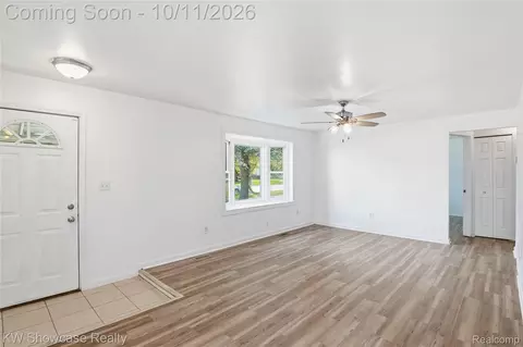 Living - 15574 Brandt St, Romulus, MI 48174 photo 2 of 4