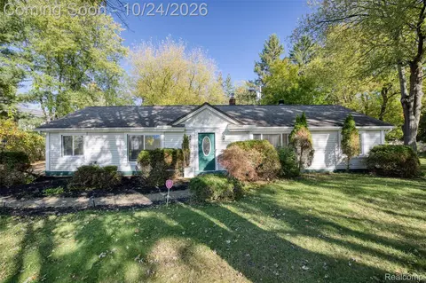 6960 Evershed Ter, West Bloomfield, MI 48323