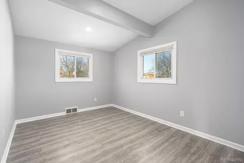 Bedroom - 18327 E 13 Mile Rd, Fraser, MI 48026 photo 5 of 10