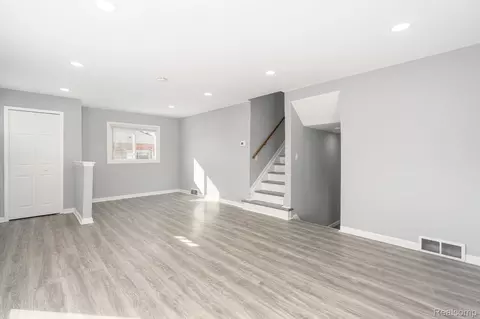 Living - 18327 E 13 Mile Rd, Fraser, MI 48026 photo 7 of 7