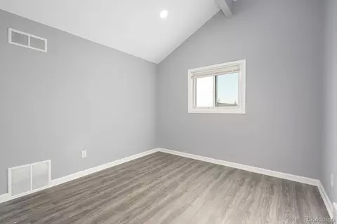 Bedroom - 18327 E 13 Mile Rd, Fraser, MI 48026 photo 9 of 10