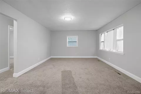 Living - 2830 Plainfield Ave, Flint, MI 48506 photo 1 of 2
