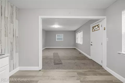 Entry Way - 2830 Plainfield Ave, Flint, MI 48506 photo 3 of 7