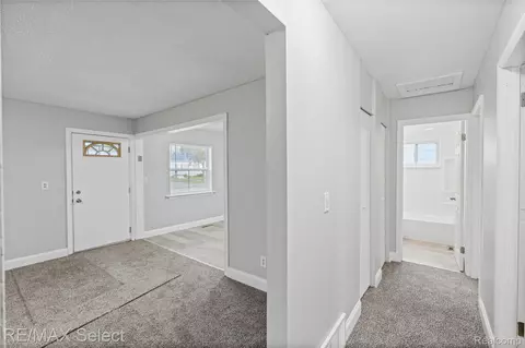 Entry Way - 2830 Plainfield Ave, Flint, MI 48506 photo 6 of 7