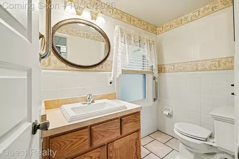 Bath - 499 Allen Ave, Clawson, MI 48017 photo 1 of 3