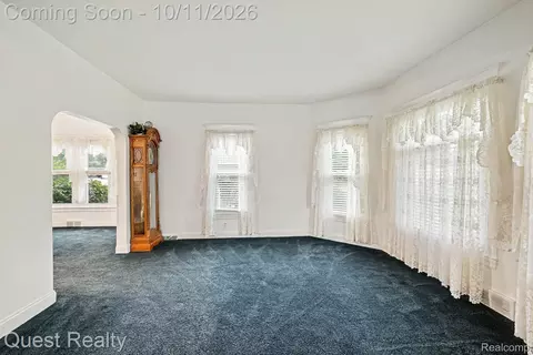 Living - 499 Allen Ave, Clawson, MI 48017 photo 3 of 3