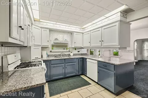 Kitchen - 499 Allen Ave, Clawson, MI 48017 photo 1 of 2