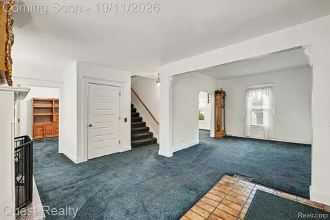 Living - 499 Allen Ave, Clawson, MI 48017 photo 1 of 3