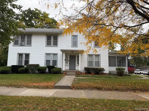 3122 Crooks Rd, Royal Oak, MI 48073