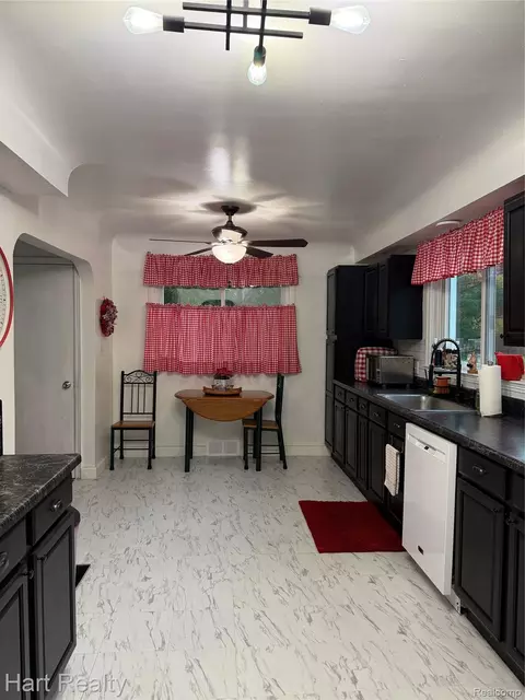 Kitchen - 539 N Silver St, Bad Axe, MI 48413 photo 3 of 3