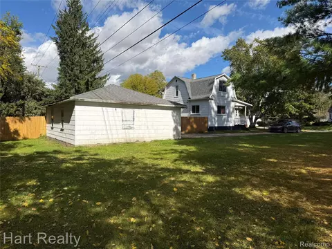 Exterior - 539 N Silver St, Bad Axe, MI 48413 photo 3 of 5