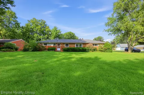 9111 Morrison Ave, Plymouth, MI 48170
