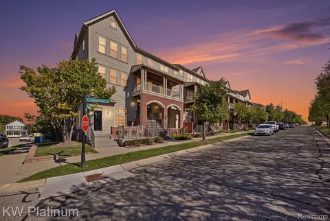 3913 Forester Blvd, Auburn Hills, MI 48326