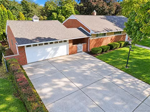 2021 E Hudson Ave, Royal Oak, MI 48067