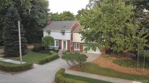 1405 Wellesley Dr, Mount Clemens, MI 48043
