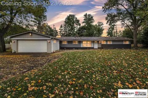 29529 Gilchrest St, Farmington Hills, MI 48334
